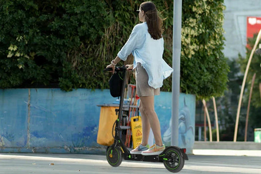 How Fast Should You Ride an Electric Scooter? | iSinwheel